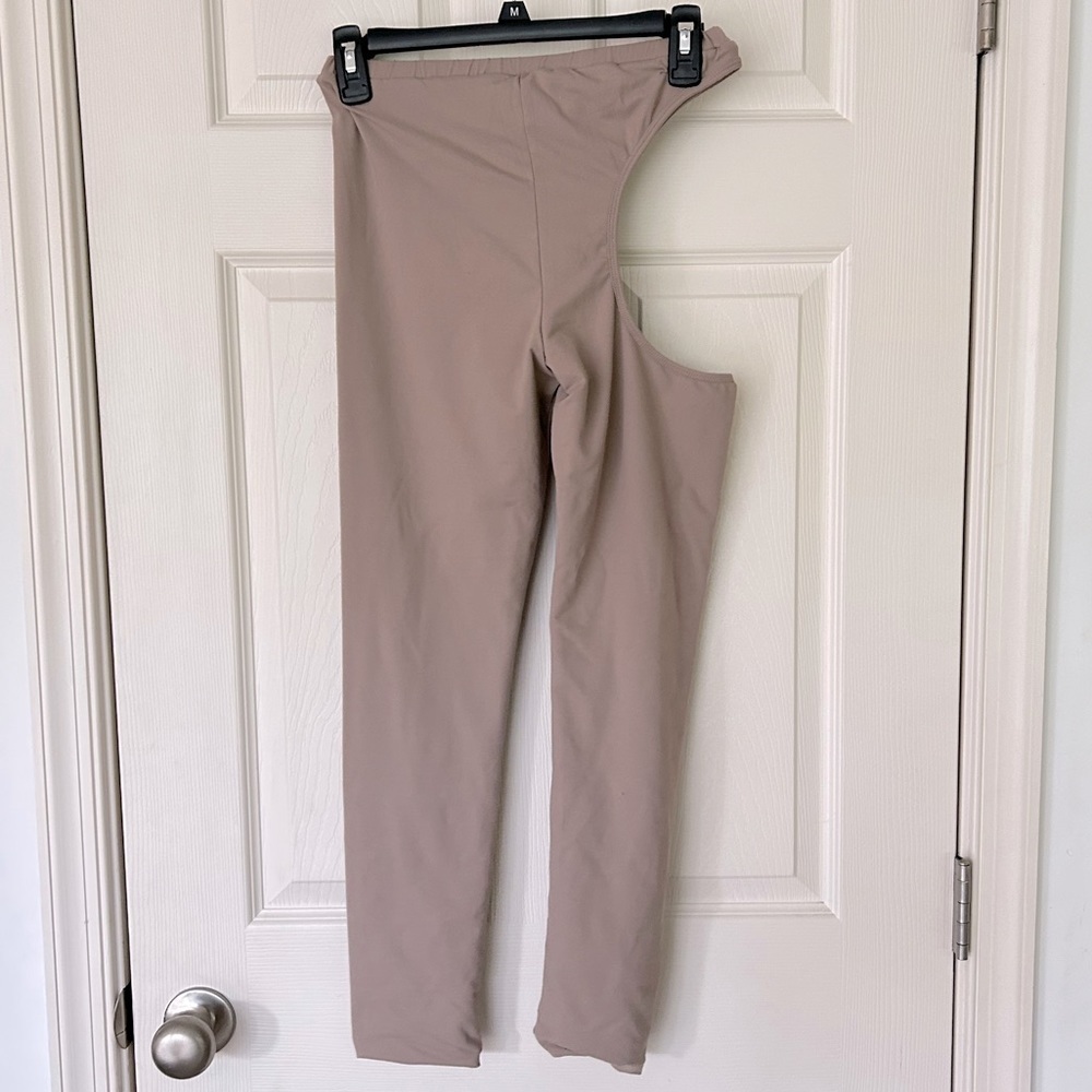 PRIX Cut Out Leggings - Picture 5 of 8